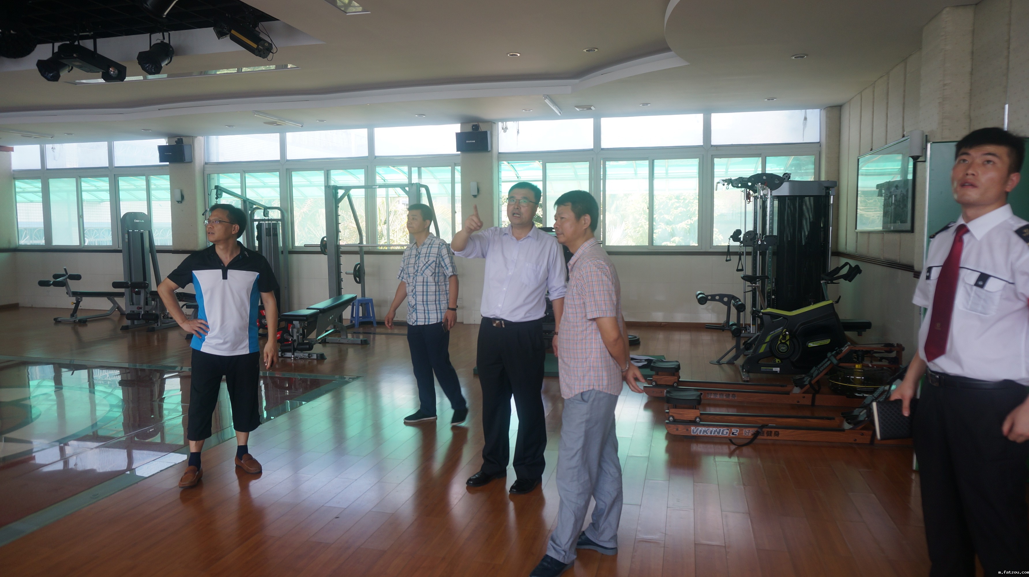 20180522徐连佳校长带队进行全校安全大检查 (19)